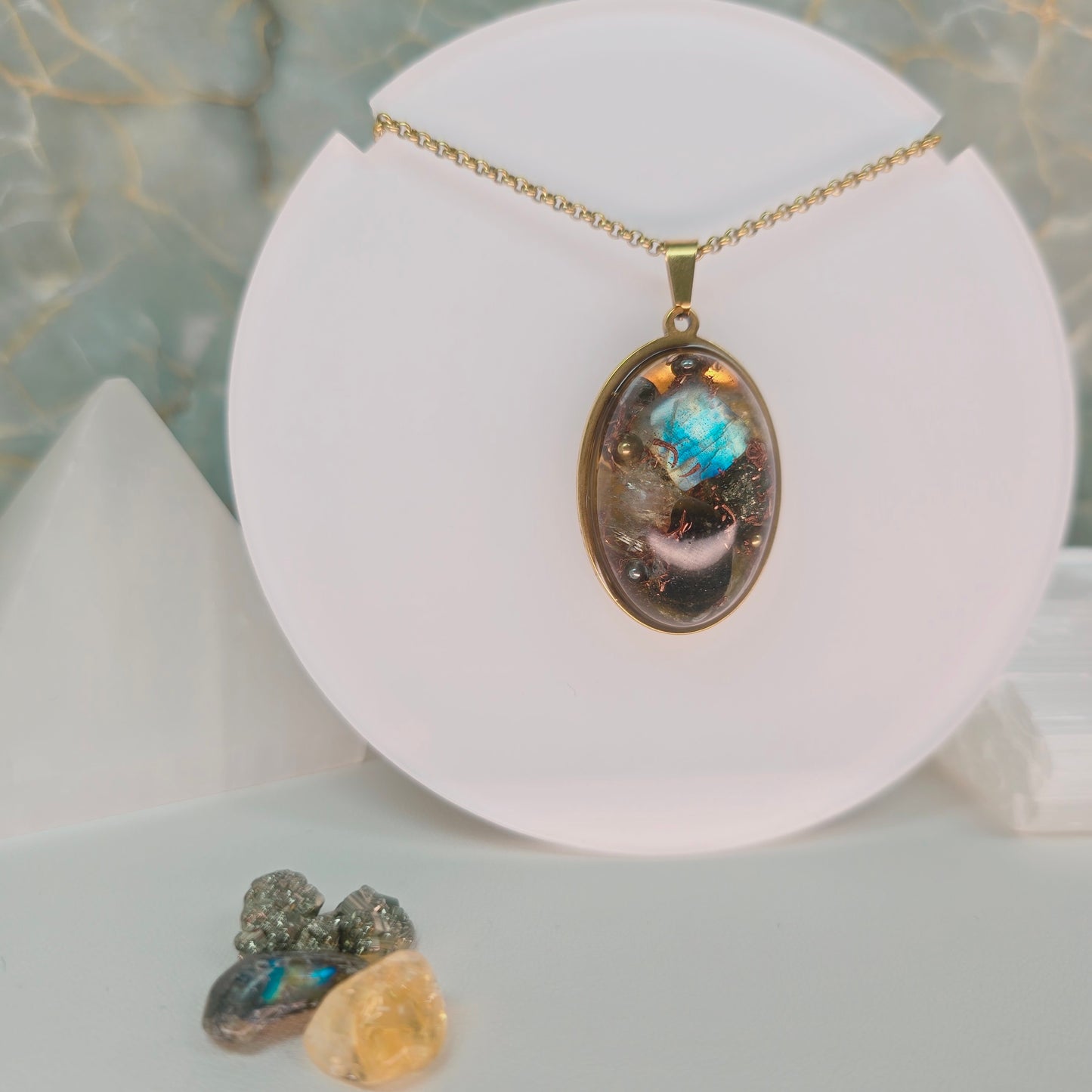 Alegría, Manifestación y Perseverancia | Orgonita con Citrino, Pirita y Labradorita